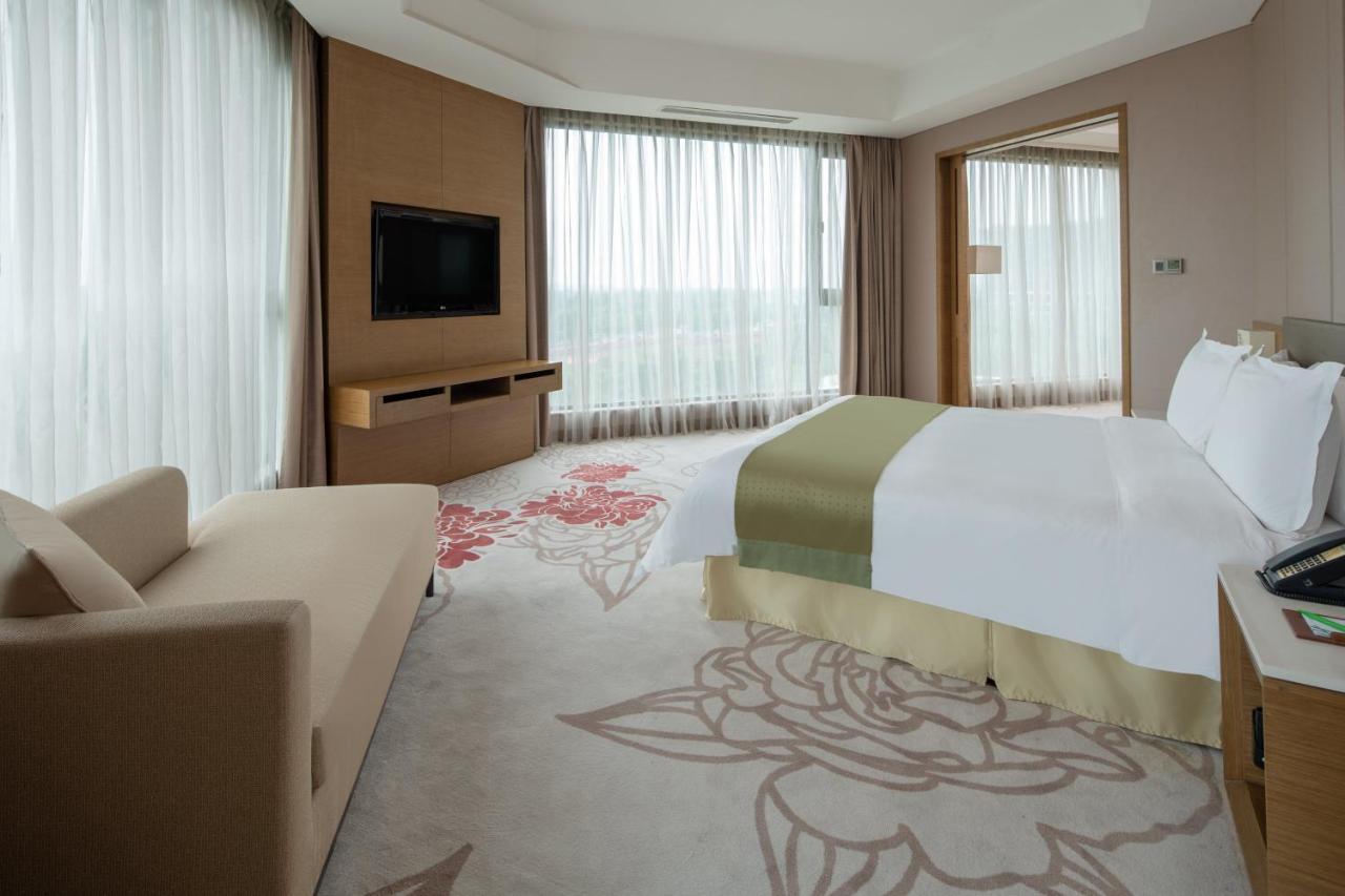 Holiday Inn Nanyang By Ihg Экстерьер фото