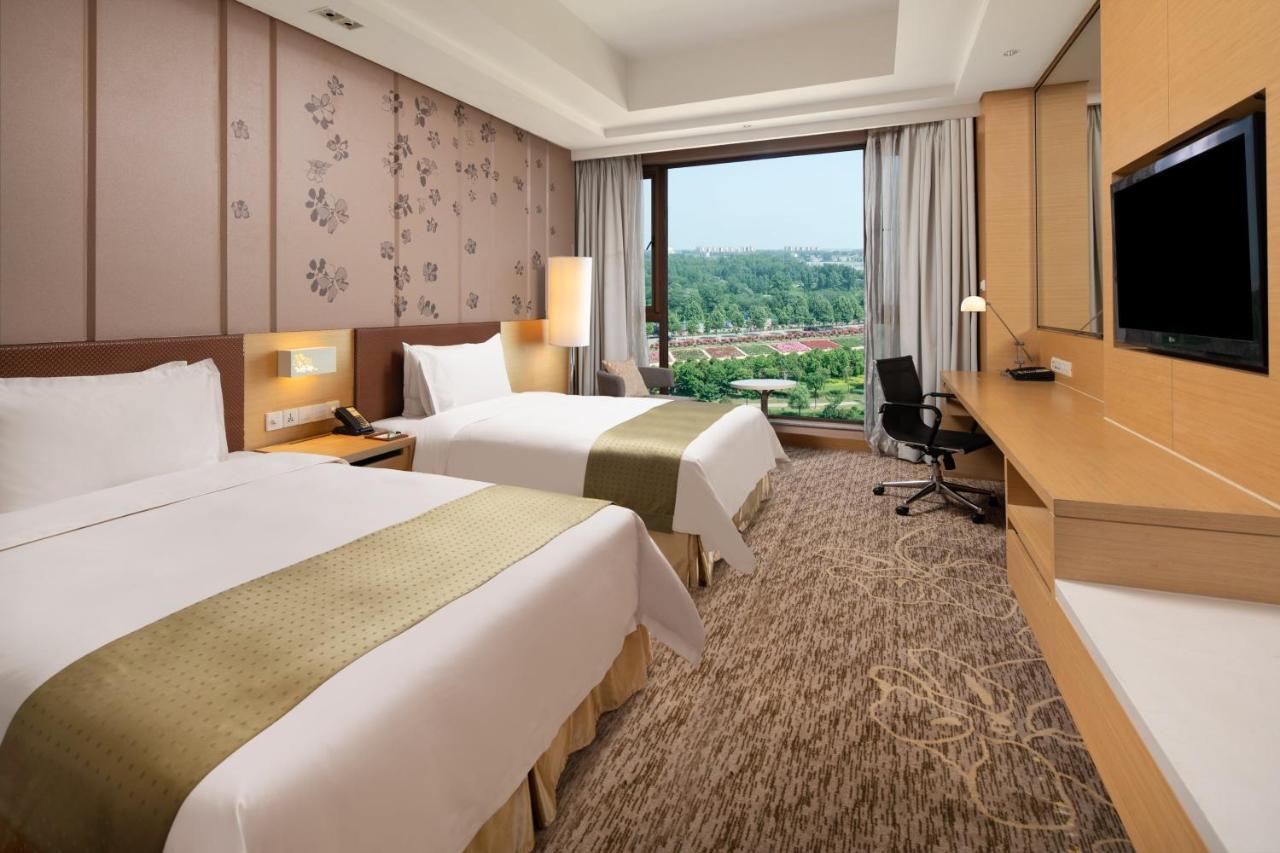 Holiday Inn Nanyang By Ihg Экстерьер фото