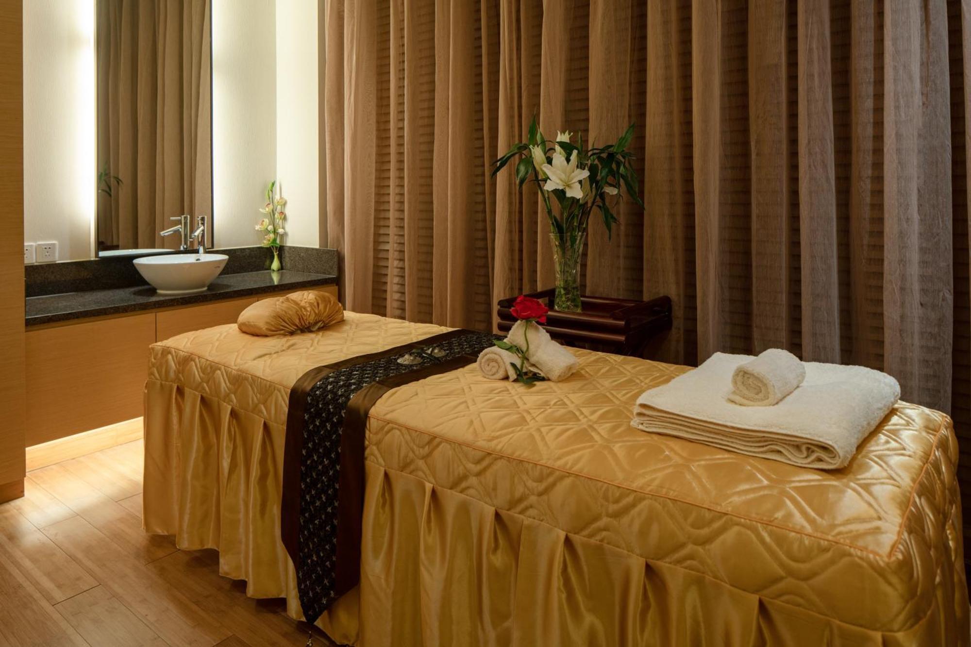 Holiday Inn Nanyang By Ihg Экстерьер фото